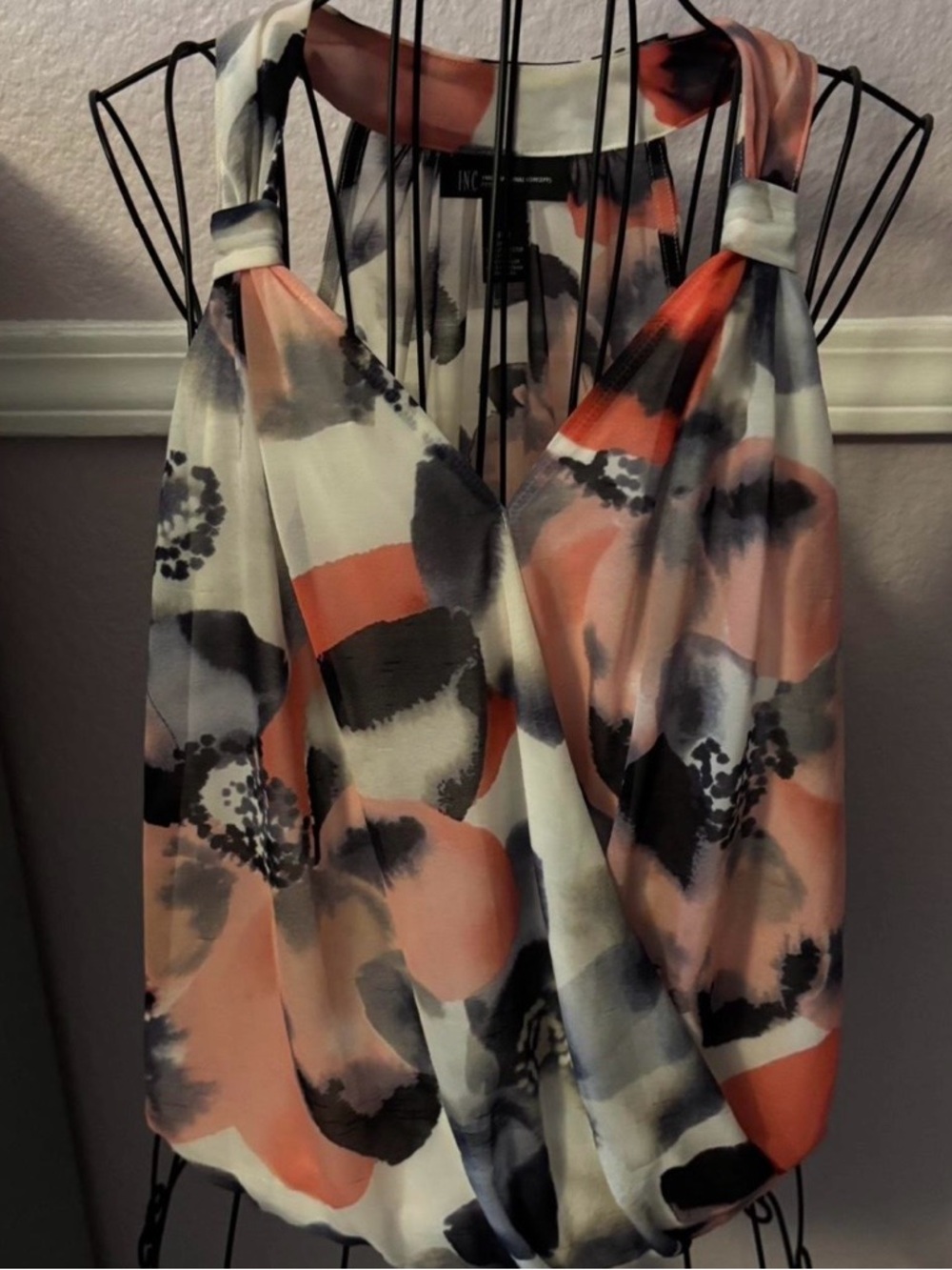 Women’s Y2K Floral Coral, Black & White Sleeveless Blouse Size Small